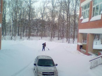 Территория детского сада очищена от снега.